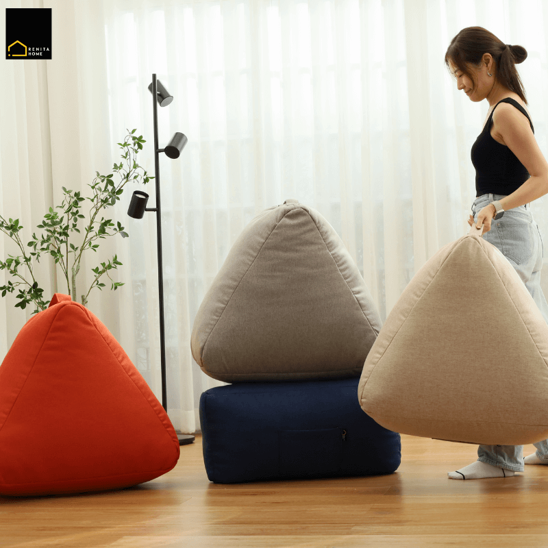 เบาะรองนั่งทรงสามเหลี่ยม RENITA HOME รุ่น ONIGIRI POUF สีครีม